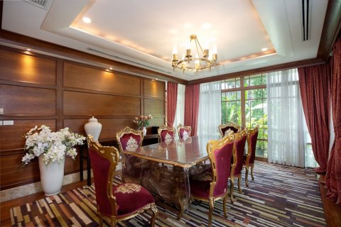 Haus in Phra Khanong, Bangkok, Thailand 5 Schlafzimmer № 214252 - Foto 6