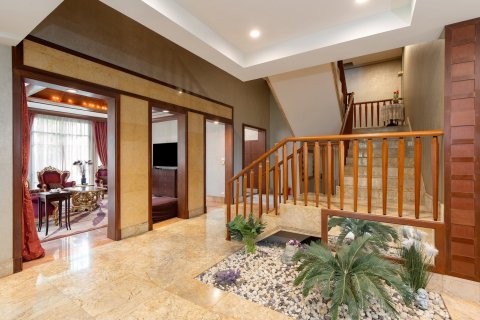 Haus in Phra Khanong, Bangkok, Thailand 5 Schlafzimmer № 214252 - Foto 8
