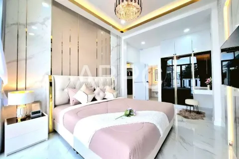 Casa de 3 dormitorios en Pattaya, Tailandia № 211705 - foto 11