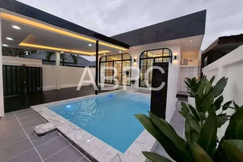 Casa de 3 dormitorios en Pattaya, Tailandia № 211705 - foto 12