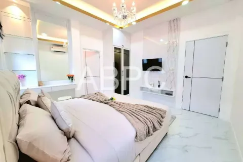 Casa de 3 dormitorios en Pattaya, Tailandia № 211705 - foto 3