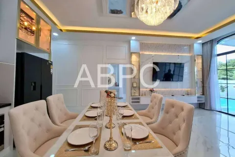 Casa de 3 dormitorios en Pattaya, Tailandia № 211705 - foto 6