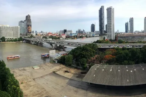 Студия в кондо в Кхлонг Сане, Бангкок, Таиланд № 156752