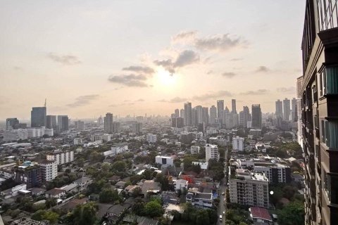 Studio in the Condo in Khlong Toei, Bangkok, Thailand  № 156755