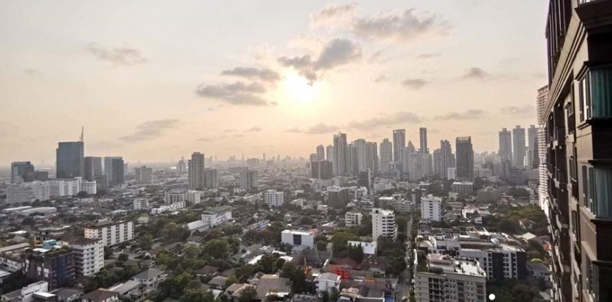 Studio dans le Condo à Khlong Toei, Bangkok, Thaïlande  № 156755