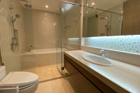 Condo in Watthana, Bangkok, Thailand, 3 bedrooms  № 134080 - photo 14