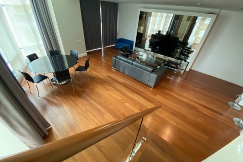 Condo in Watthana, Bangkok, Thailand, 3 bedrooms  № 134080 - photo 2