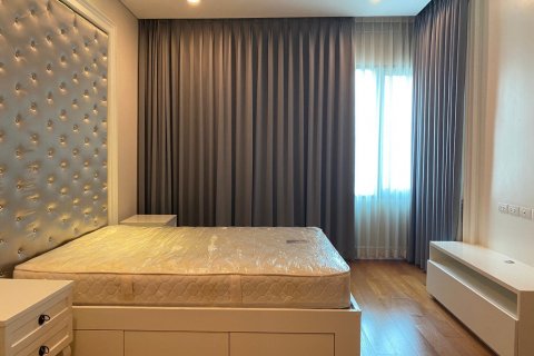 Condo in Watthana, Bangkok, Thailand, 3 bedrooms  № 134080 - photo 12