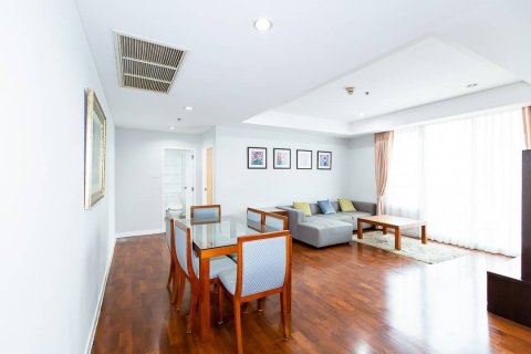 Condo in Watthana, Bangkok, Thailand, 2 bedrooms  № 134084 - photo 1