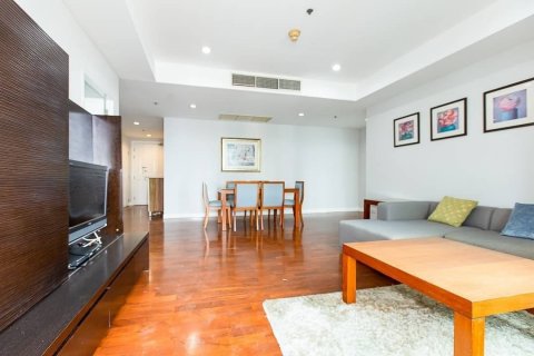 Condo in Watthana, Bangkok, Thailand, 2 bedrooms  № 134084 - photo 2