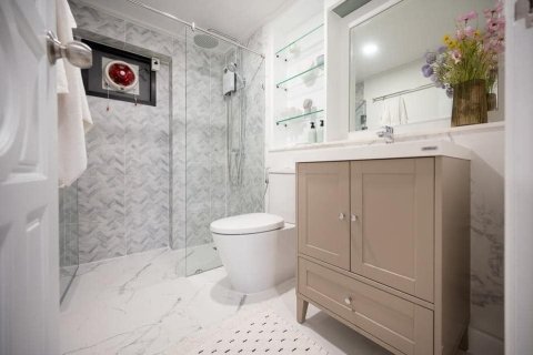 Кондоминиум с 2 спальнями в Ваттхане, Бангкок, Таиланд № 153145 - фото 6