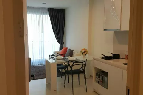 Studio dans le Condo à Khlong Toei, Bangkok, Thaïlande № 145582 - photo 13