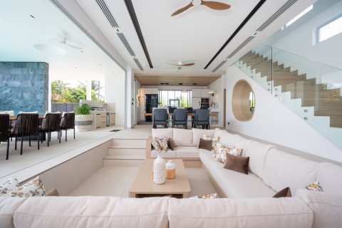 Villa in Phuket, Thailand 5 bedrooms № 145580 - photo 6