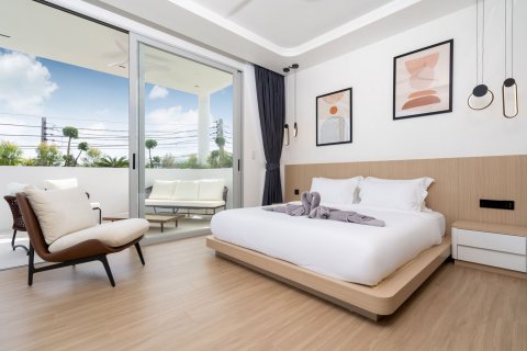 Villa in Phuket, Thailand 5 bedrooms № 145580 - photo 13