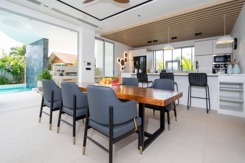 Villa in Phuket, Thailand 5 bedrooms № 145580 - photo 9
