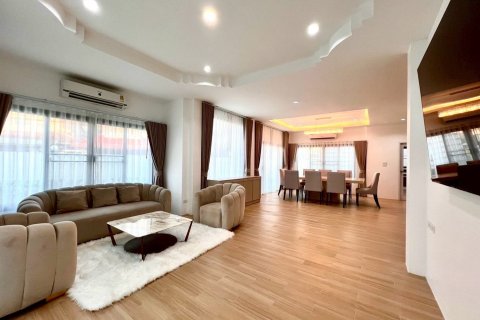 Дом в Чонбури, Таиланд с 4 спальнями  № 160964 - фото 6