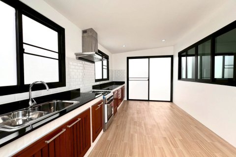 Дом в Чонбури, Таиланд с 4 спальнями  № 160964 - фото 8