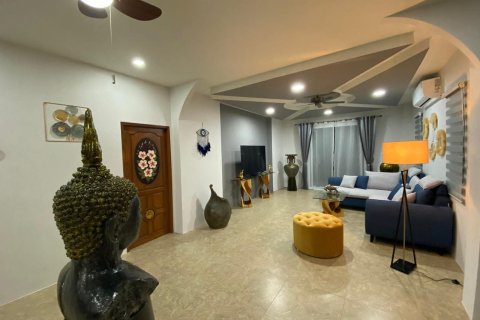 Penthouse in Ko Samui, Thailand 4 bedrooms № 172419 - photo 16