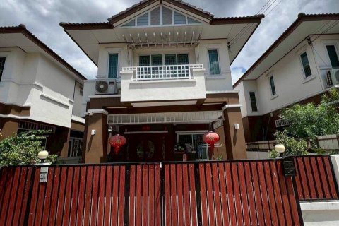 House in Pathum Thani, Thailand 3 bedrooms № 154057 - photo 1