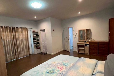 House in Pathum Thani, Thailand 3 bedrooms № 154057 - photo 7