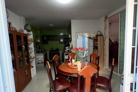 House in Pathum Thani, Thailand 3 bedrooms № 154057 - photo 4