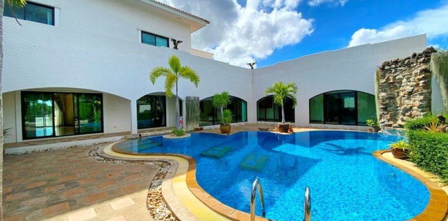 Haus in Pattaya, Thailand 6 Schlafzimmer № 223081