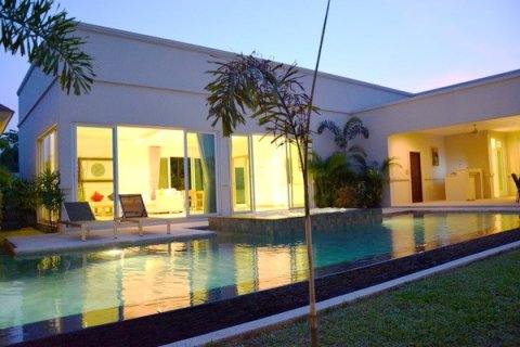 Haus in Pattaya, Thailand 4 Schlafzimmer № 223083