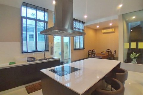Haus in Pattaya, Thailand 5 Schlafzimmer № 223086 - Foto 10