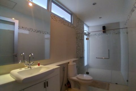 Haus in Pattaya, Thailand 5 Schlafzimmer № 223086 - Foto 16