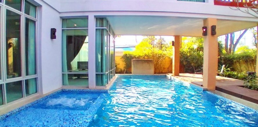 Haus in Pattaya, Thailand 5 Schlafzimmer № 223086