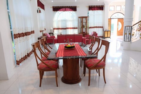 Villa in Pattaya, Thailand 6 bedrooms № 133945 - photo 4