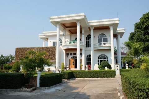 Villa in Pattaya, Thailand 6 bedrooms № 133945 - photo 1