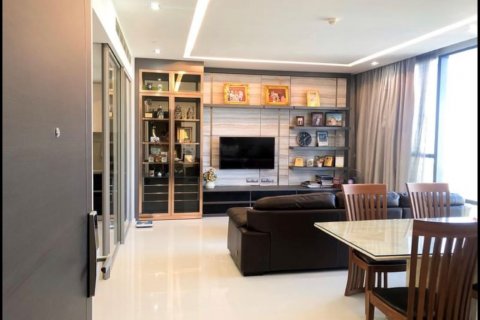 Condo in Bang Rak, Bangkok, Thailand, 2 bedrooms  № 133942 - photo 2