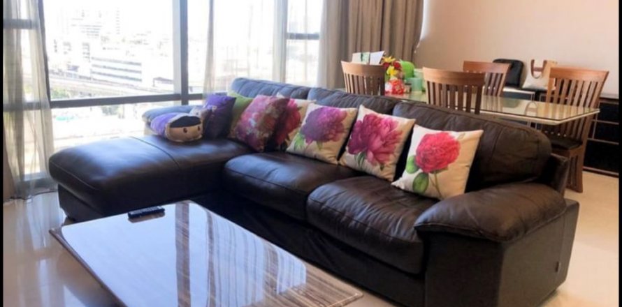 Condo in Bang Rak, Bangkok, Thailand, 2 bedrooms  № 133942