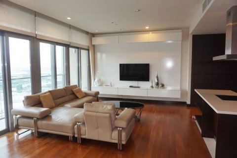 Condo in Pathum Wan, Bangkok, Thailand, 2 bedrooms  № 133947 - photo 2