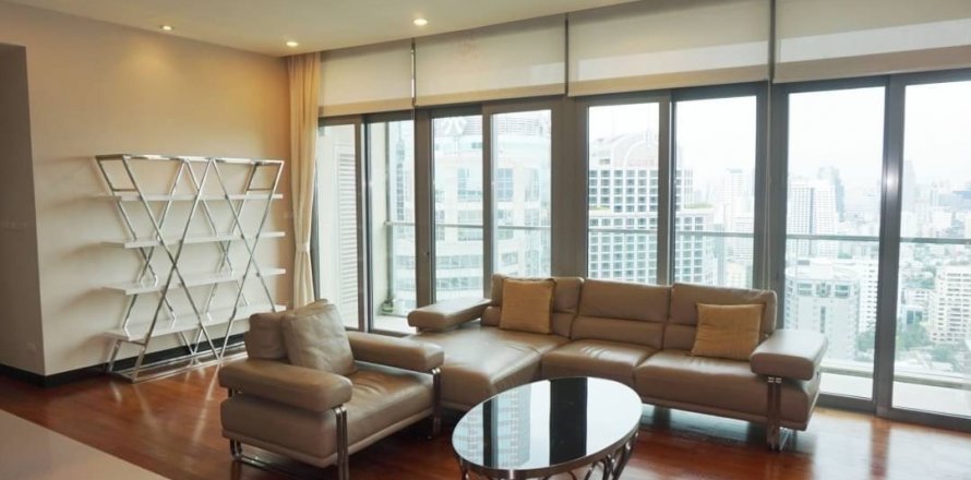 Condo in Pathum Wan, Bangkok, Thailand, 2 bedrooms  № 133947