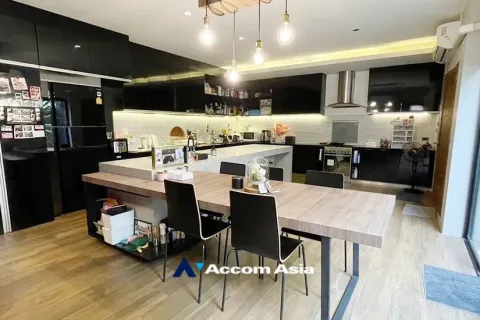 Townhouse à Bang Kaeo, Thaïlande 3 chambres № 217282
