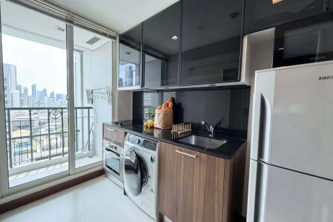 Studio dans le Condo à Watthana, Bangkok, Thaïlande  № 167236 - photo 11