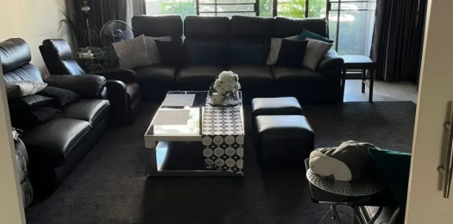 Condominio de 3 dormitorios en Watthana, Bangkok, Tailandia № 214385