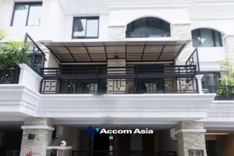 Townhouse in Watthana, Bangkok, Thailand 4 bedrooms № 214387