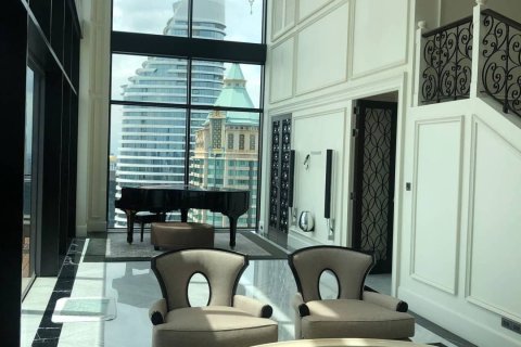 Condo in Pathum Wan, Bangkok, Thailand, 4 bedrooms  № 163373 - photo 2