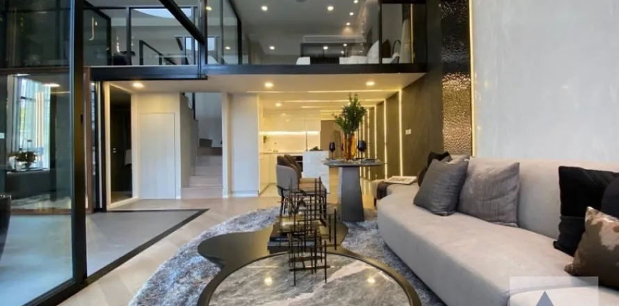 Duplex in Watthana, Bangkok, Thailand 3 Schlafzimmer № 215977