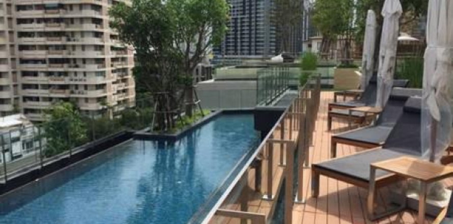 Apartment in Bangkok, Thailand 3 bedrooms № 192967