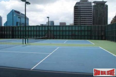 Apartment in Bangkok, Thailand 3 bedrooms № 192965 - photo 5