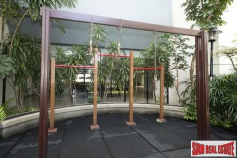 Apartment in Bangkok, Thailand 3 bedrooms № 192965 - photo 2