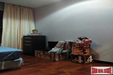 Apartment in Bangkok, Thailand 3 bedrooms № 192968 - photo 4