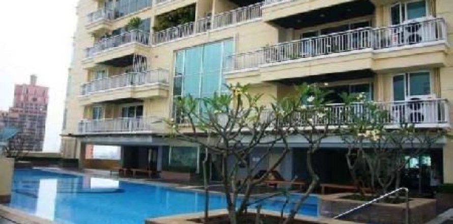 Apartment in Bangkok, Thailand 3 bedrooms № 192968