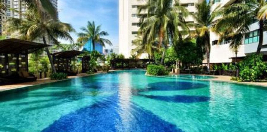 Apartment in Bangkok, Thailand 3 bedrooms № 192964