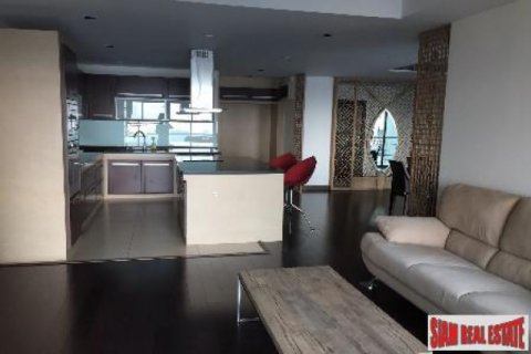 Apartment in Bangkok, Thailand 3 bedrooms № 192964 - photo 4