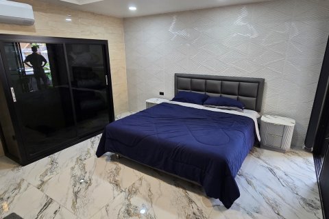 House in Pattaya, Thailand 3 bedrooms № 192717 - photo 22